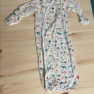 Magnetic Sleep Gown. NWOT + headband